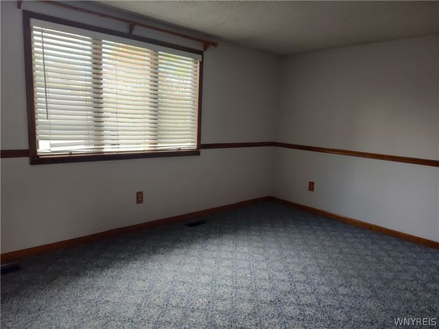 104 Chapel Glen Drive, Hamburg, NY 14075