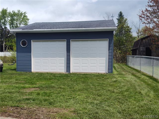 104 Chapel Glen Drive, Hamburg, NY 14075