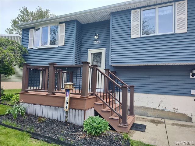 104 Chapel Glen Drive, Hamburg, NY 14075