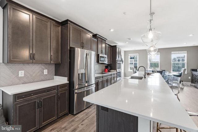 10418 JOHN GLENN ST, Lanham, MD 20706