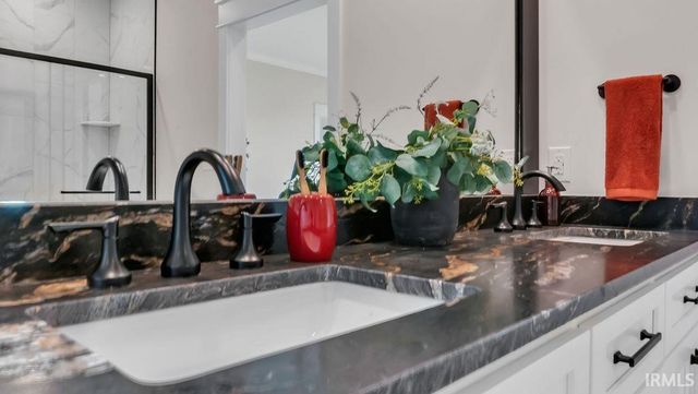 7605 W Julia Drive, Ellettsville, IN 47429