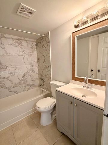 110 Meadows Circle 110, Boynton Beach, FL 33436