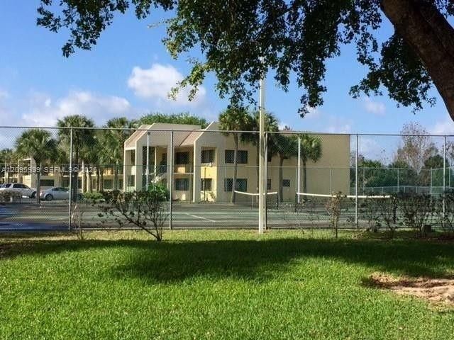110 Meadows Circle 110, Boynton Beach, FL 33436