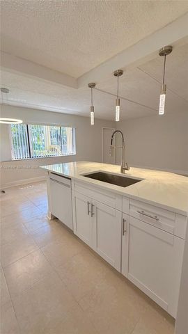 110 Meadows Circle 110, Boynton Beach, FL 33436
