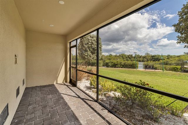 5589 CANNES CIRCLE, Sarasota, FL 34231