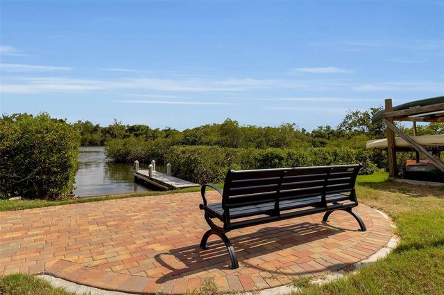 5589 CANNES CIRCLE, Sarasota, FL 34231