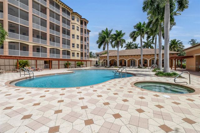 5589 CANNES CIRCLE, Sarasota, FL 34231