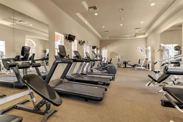 5589 CANNES CIRCLE, Sarasota, FL 34231