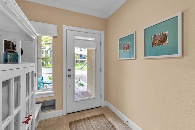 5589 CANNES CIRCLE, Sarasota, FL 34231