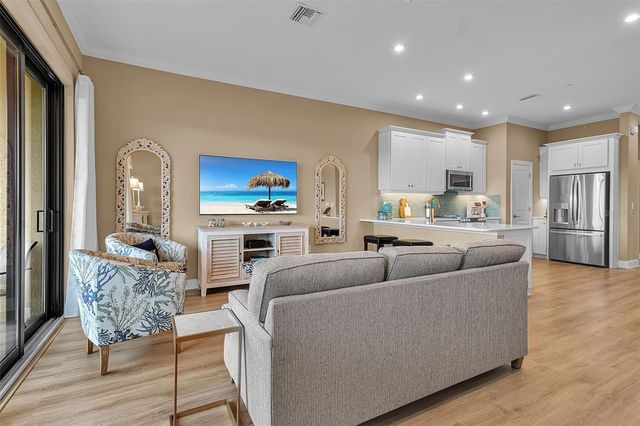 5589 CANNES CIRCLE, Sarasota, FL 34231