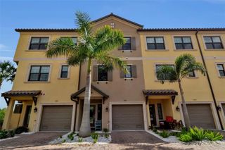 5589 CANNES CIRCLE, Sarasota, FL 34231