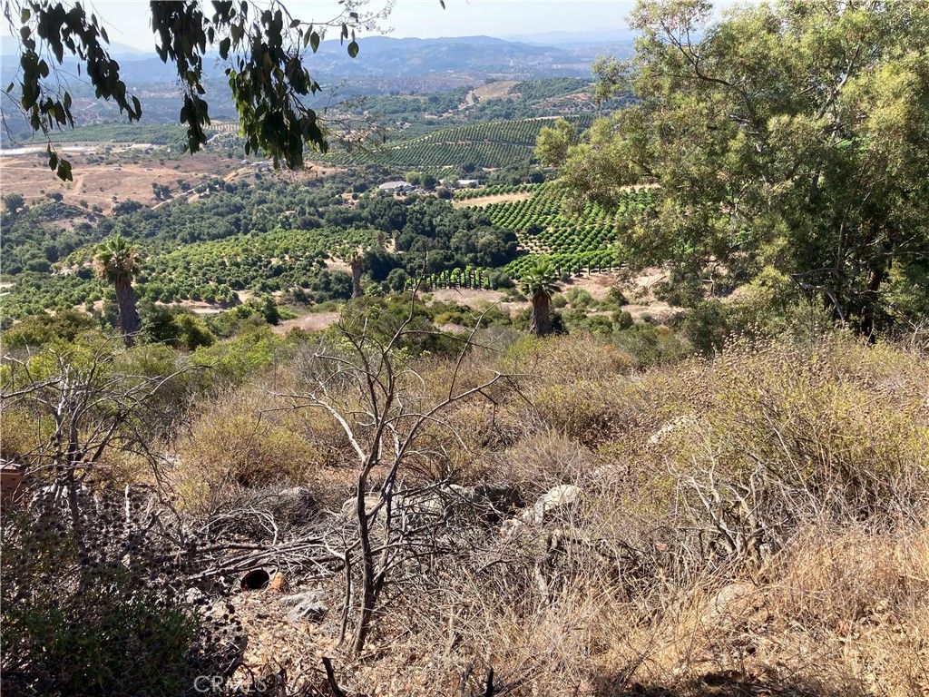 Image 2 of property listing at 37 El Calamar Road, Temecula, CA 92590