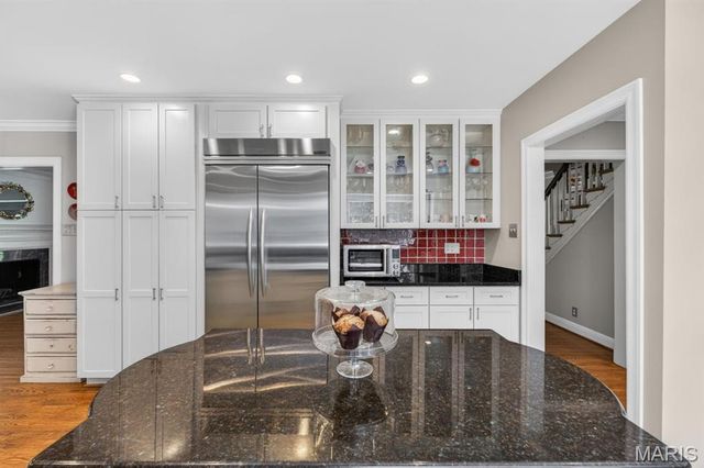 6 Exmoor Drive, Ladue, MO 63124