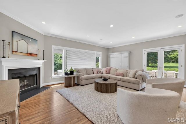 6 Exmoor Drive, Ladue, MO 63124