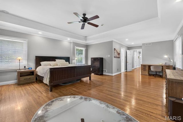 6 Exmoor Drive, Ladue, MO 63124