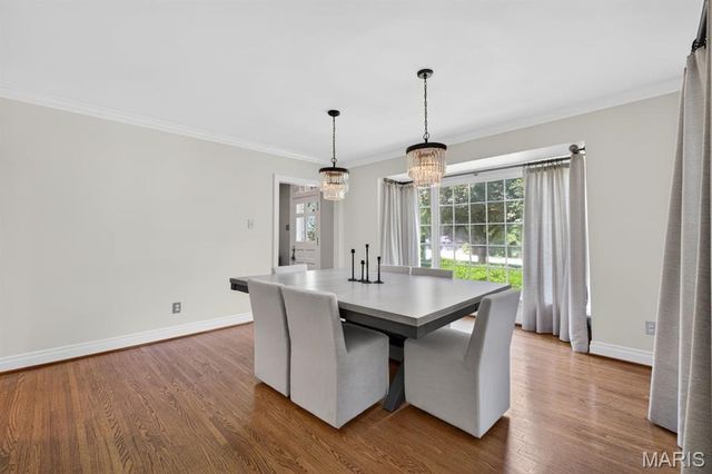 6 Exmoor Drive, Ladue, MO 63124