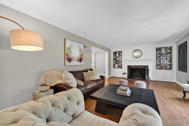 6 Exmoor Drive, Ladue, MO 63124