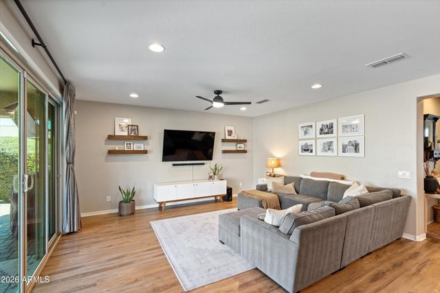 10772 W Whitehorn Way, Peoria, AZ 85383