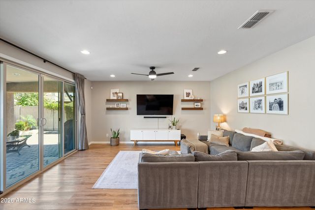 10772 W Whitehorn Way, Peoria, AZ 85383