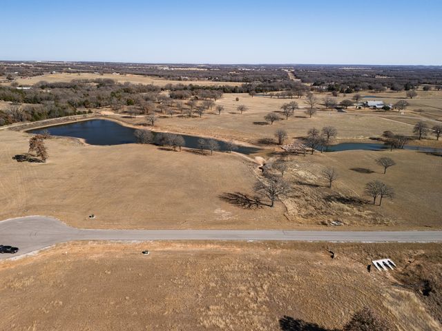 141 Woodbridge Boulevard, Bowie, TX 76230