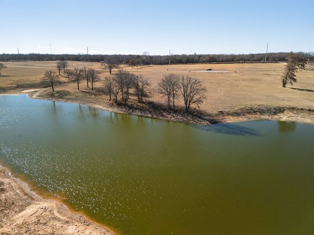 141 Woodbridge Boulevard, Bowie, TX 76230