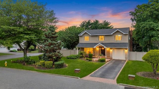 11 Ann Court, North Babylon, NY 11703