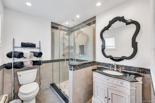 11 Ann Court, North Babylon, NY 11703