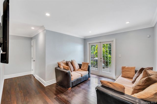 11 Ann Court, North Babylon, NY 11703
