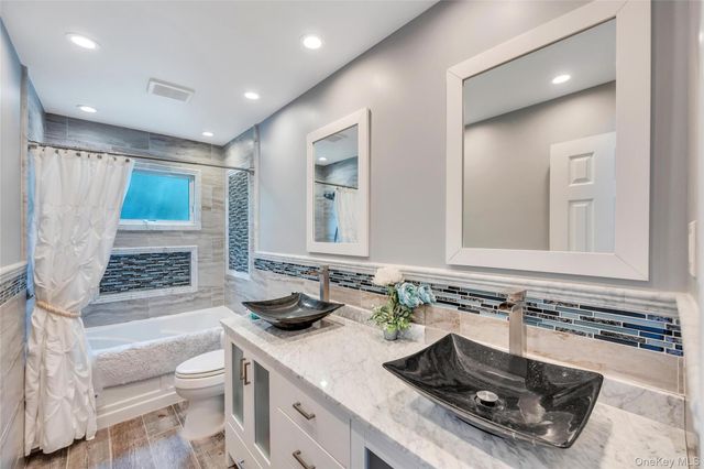 11 Ann Court, North Babylon, NY 11703