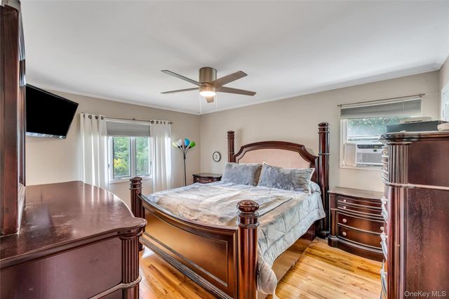 11 Ann Court, North Babylon, NY 11703