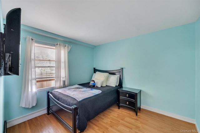 11 Ann Court, North Babylon, NY 11703