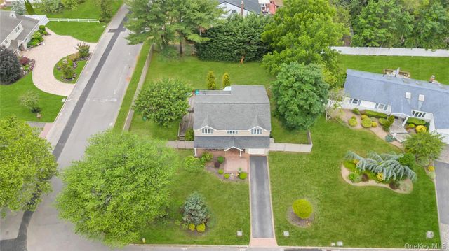 11 Ann Court, North Babylon, NY 11703