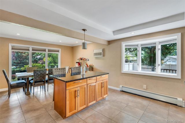 11 Ann Court, North Babylon, NY 11703