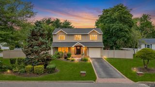 11 Ann Court, North Babylon, NY 11703
