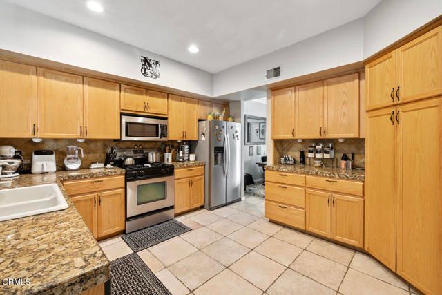 4733 Penrose Avenue, Moorpark, CA 93021