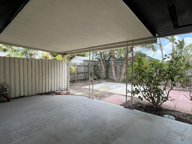 2489 DEL RIO WAY, Dunedin, FL 34698