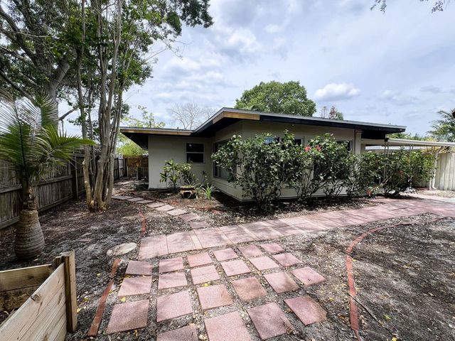 2489 DEL RIO WAY, Dunedin, FL 34698