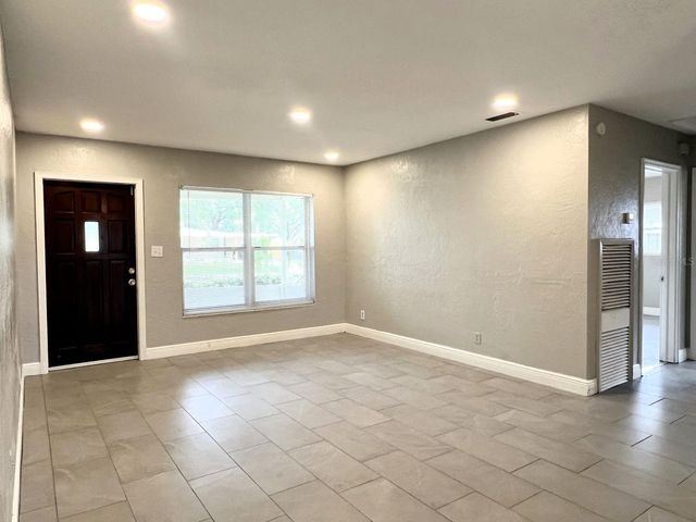 2489 DEL RIO WAY, Dunedin, FL 34698