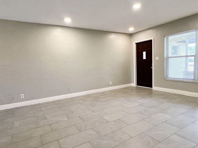 2489 DEL RIO WAY, Dunedin, FL 34698