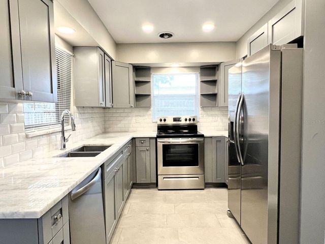 2489 DEL RIO WAY, Dunedin, FL 34698