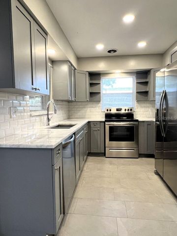 2489 DEL RIO WAY, Dunedin, FL 34698