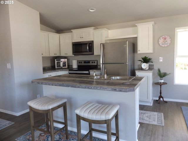 1200 E CENTRAL Ave 80, Sutherlin, OR 97479