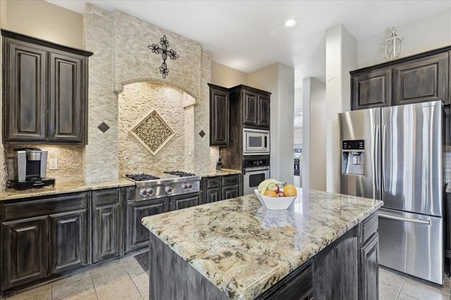 8571 Navisota Drive, Lantana, TX 76226