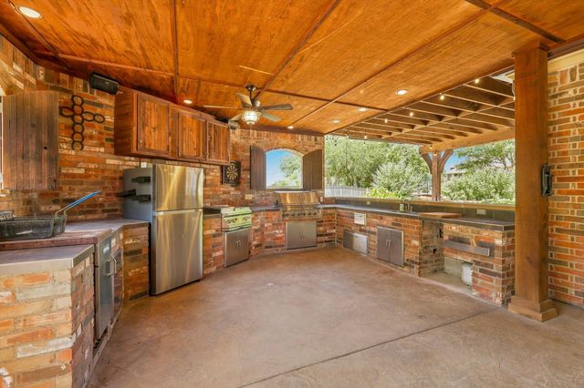 8571 Navisota Drive, Lantana, TX 76226