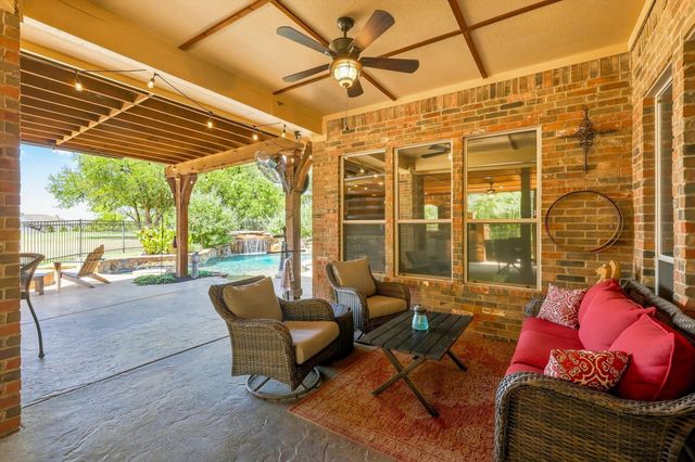 8571 Navisota Drive, Lantana, TX 76226