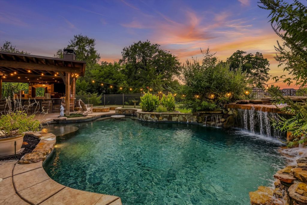 8571 Navisota Drive, Lantana, TX 76226 — photo 2