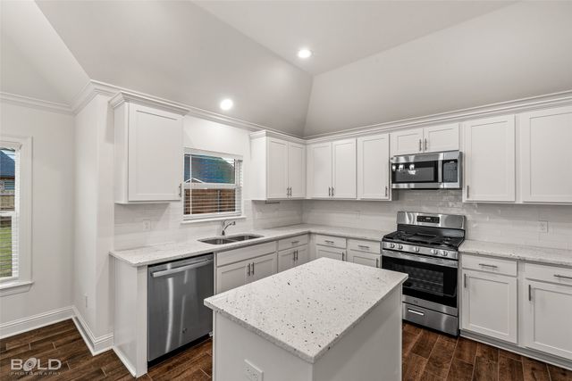 304 Prien Lake Loop, Bossier City, LA 71111