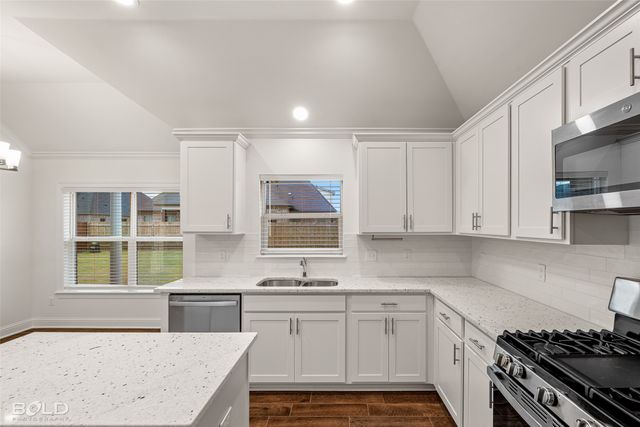 304 Prien Lake Loop, Bossier City, LA 71111