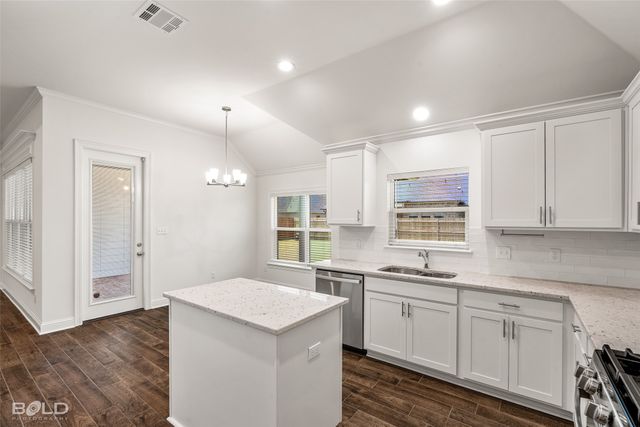 304 Prien Lake Loop, Bossier City, LA 71111