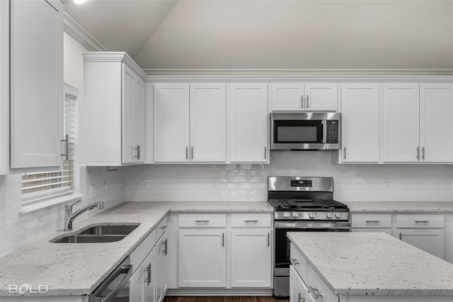 304 Prien Lake Loop, Bossier City, LA 71111